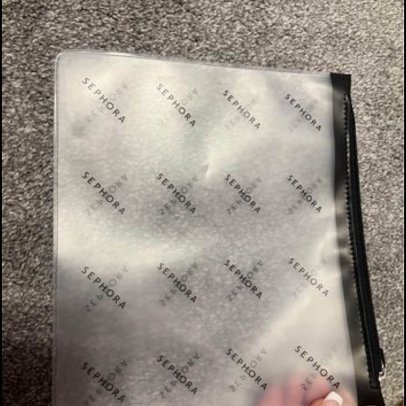 Brand Cosmetic Bags - Picture 3 of 6